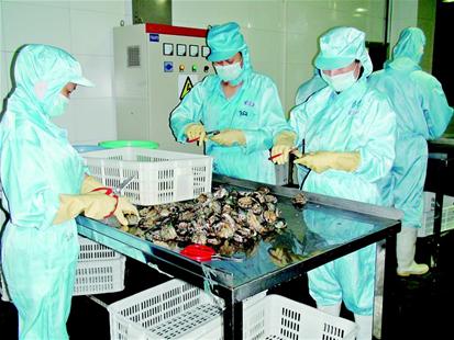 從“白菜價”到價值倍增 鄂河蟹深加工引領(lǐng)水產(chǎn)品產(chǎn)業(yè)升級